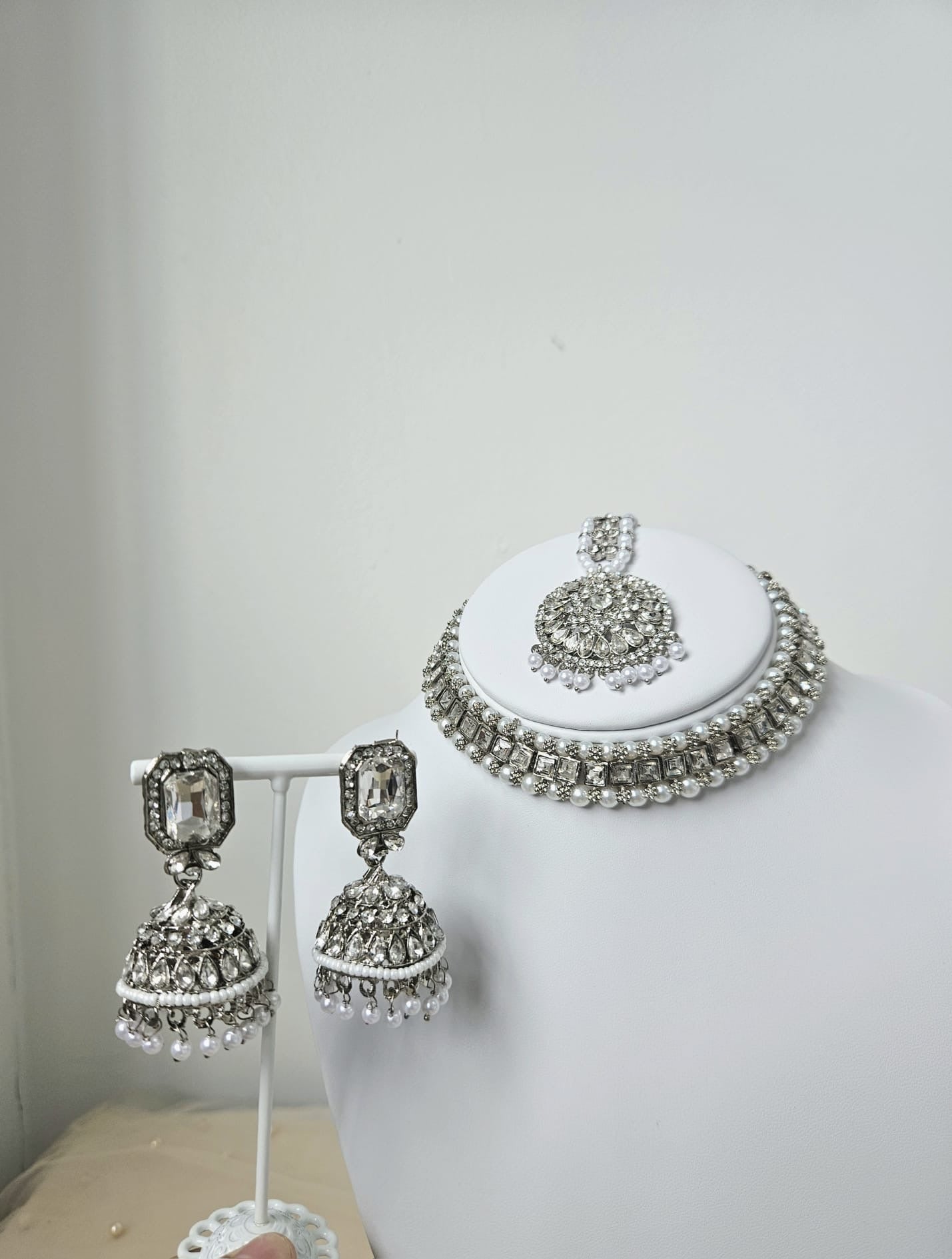 Ambreen set ~ Silver