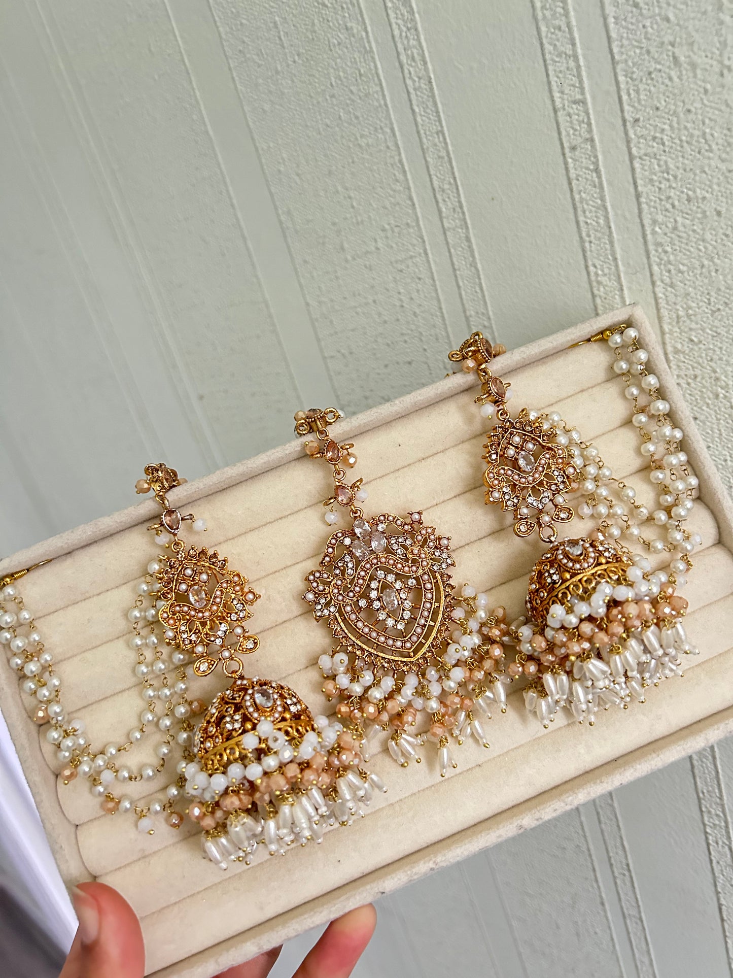 Hadia earring & tikka set ~Pearl&champagne