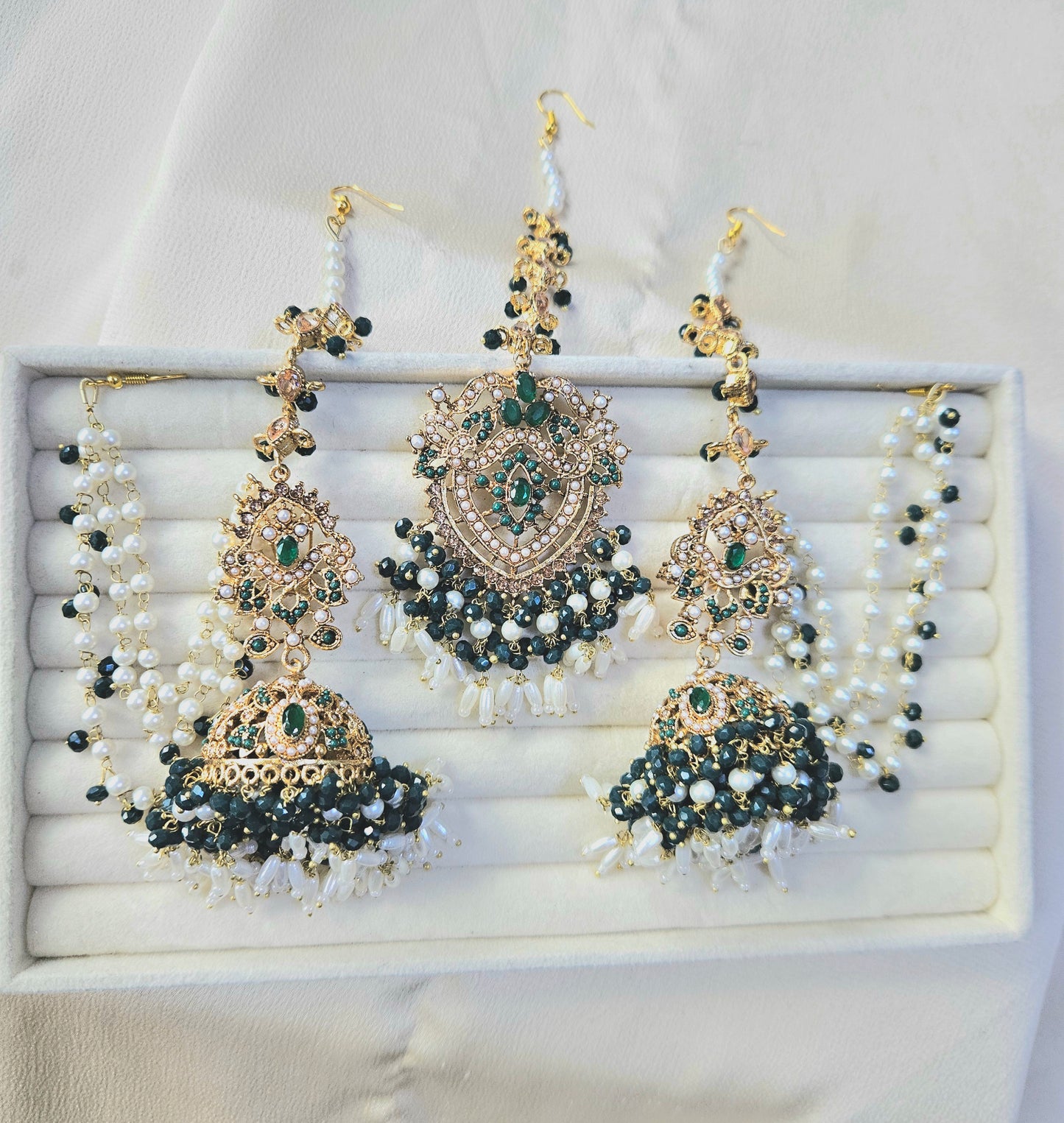 Hadia earring & tikka set ~ green