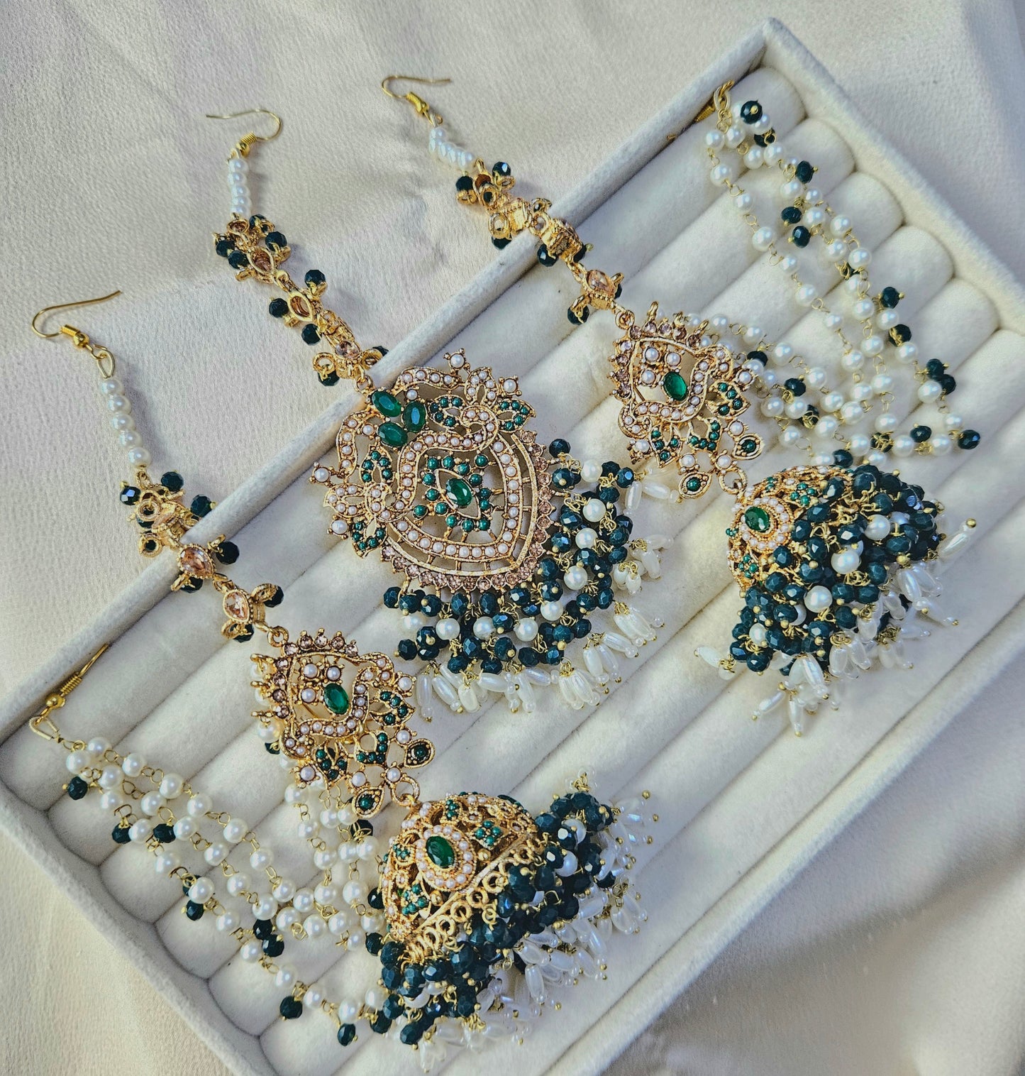 Hadia earring & tikka set ~ green