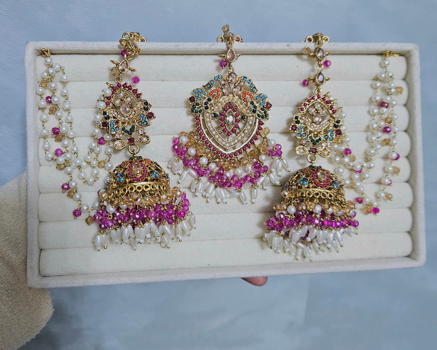 Hadia earring & tikka set ~ fuschia