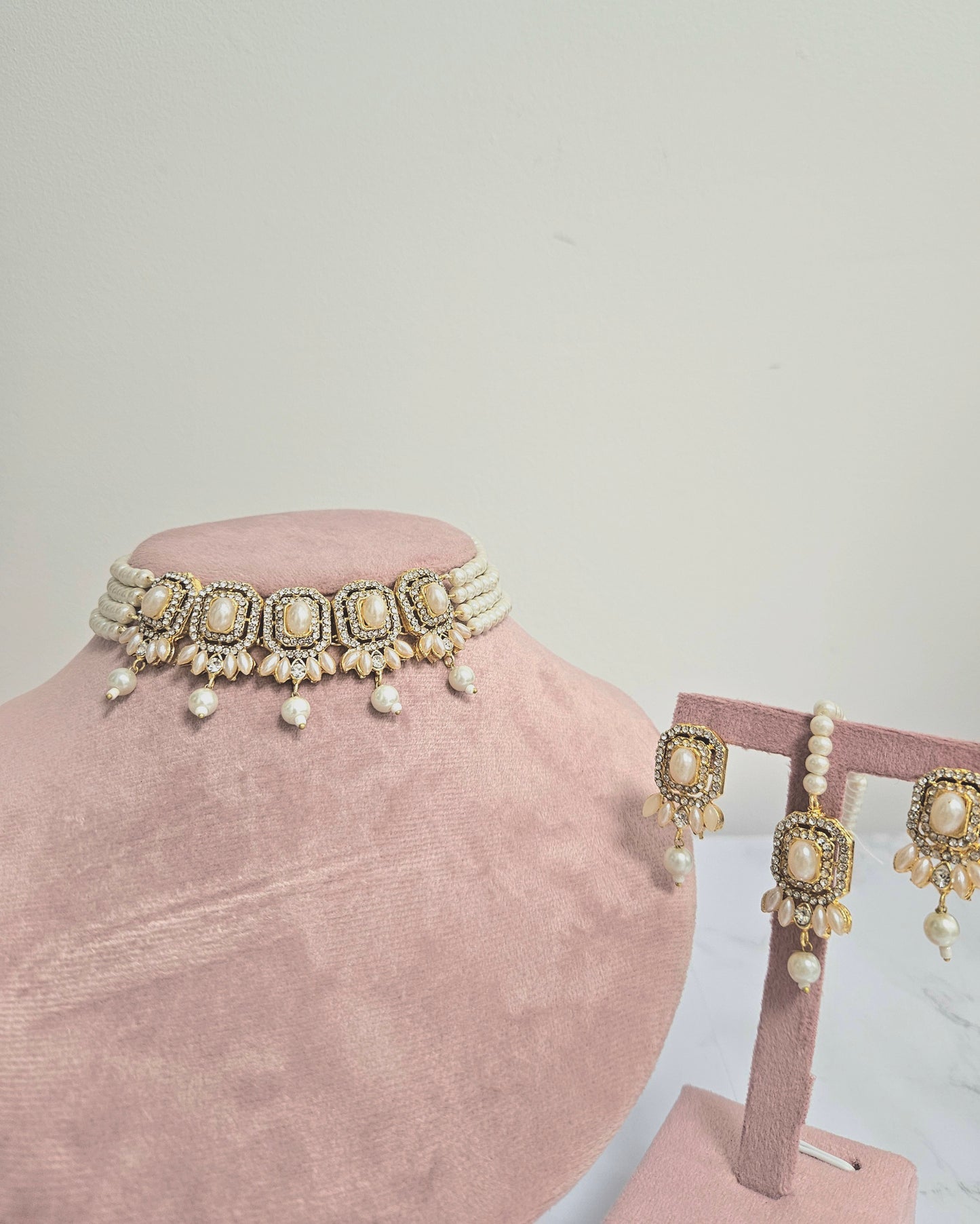 Nusrat jewellery set ~ pearl