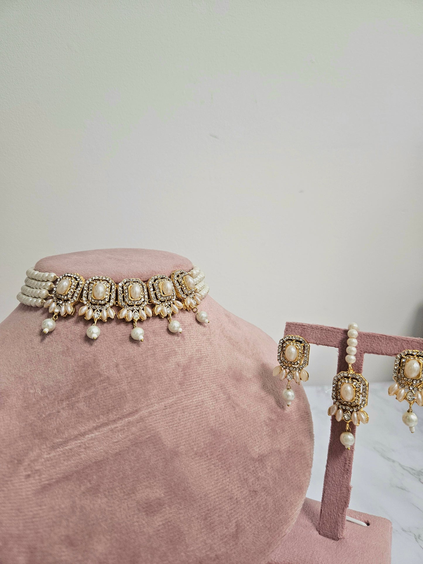 Nusrat jewellery set ~ pearl