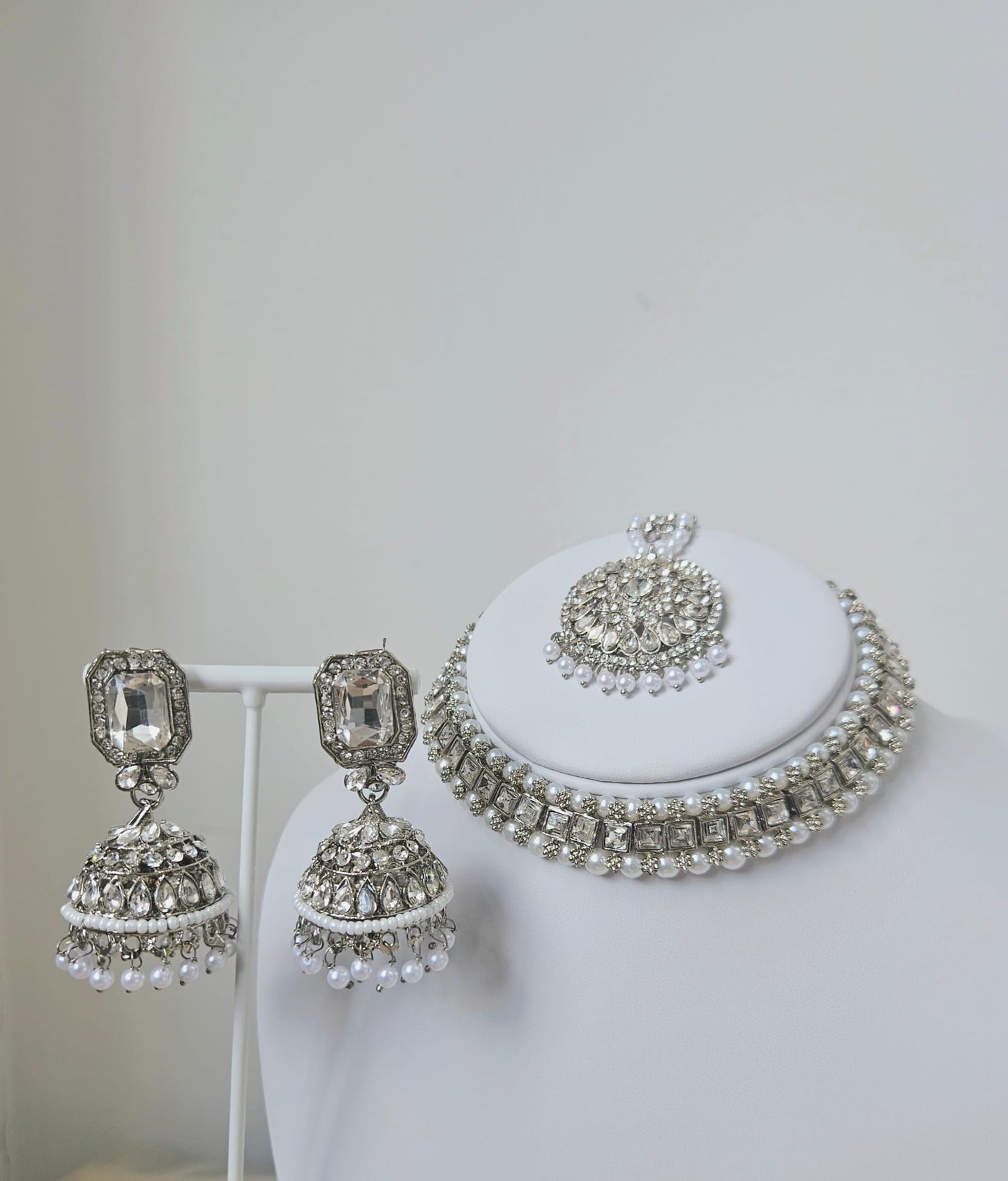 Ambreen set ~ Silver