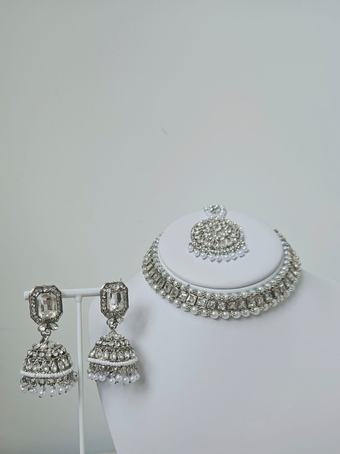 Ambreen set ~ Silver