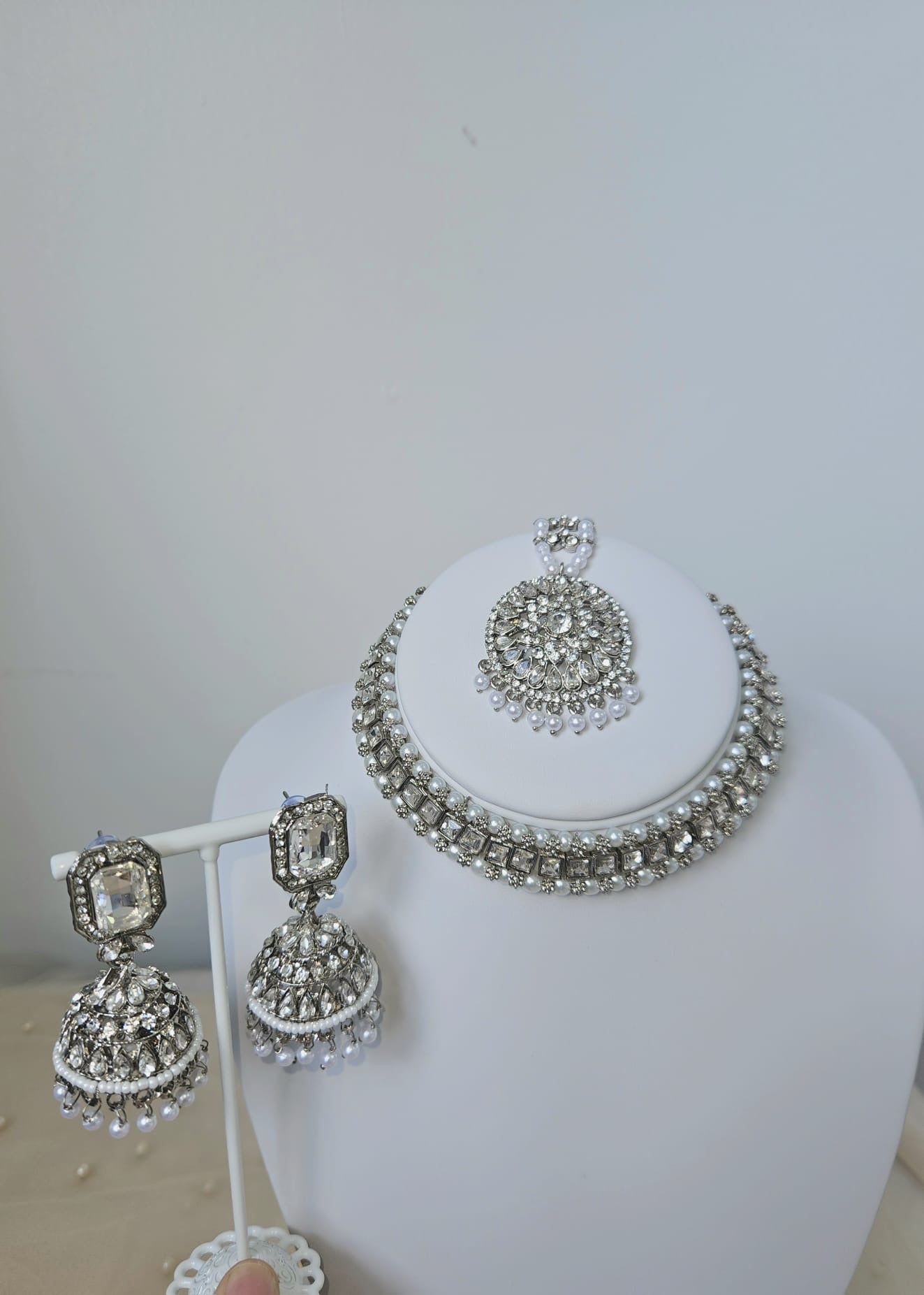 Ambreen set ~ Silver