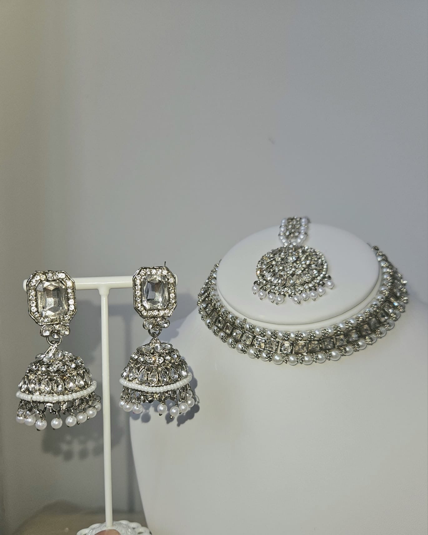 Ambreen set ~ Silver