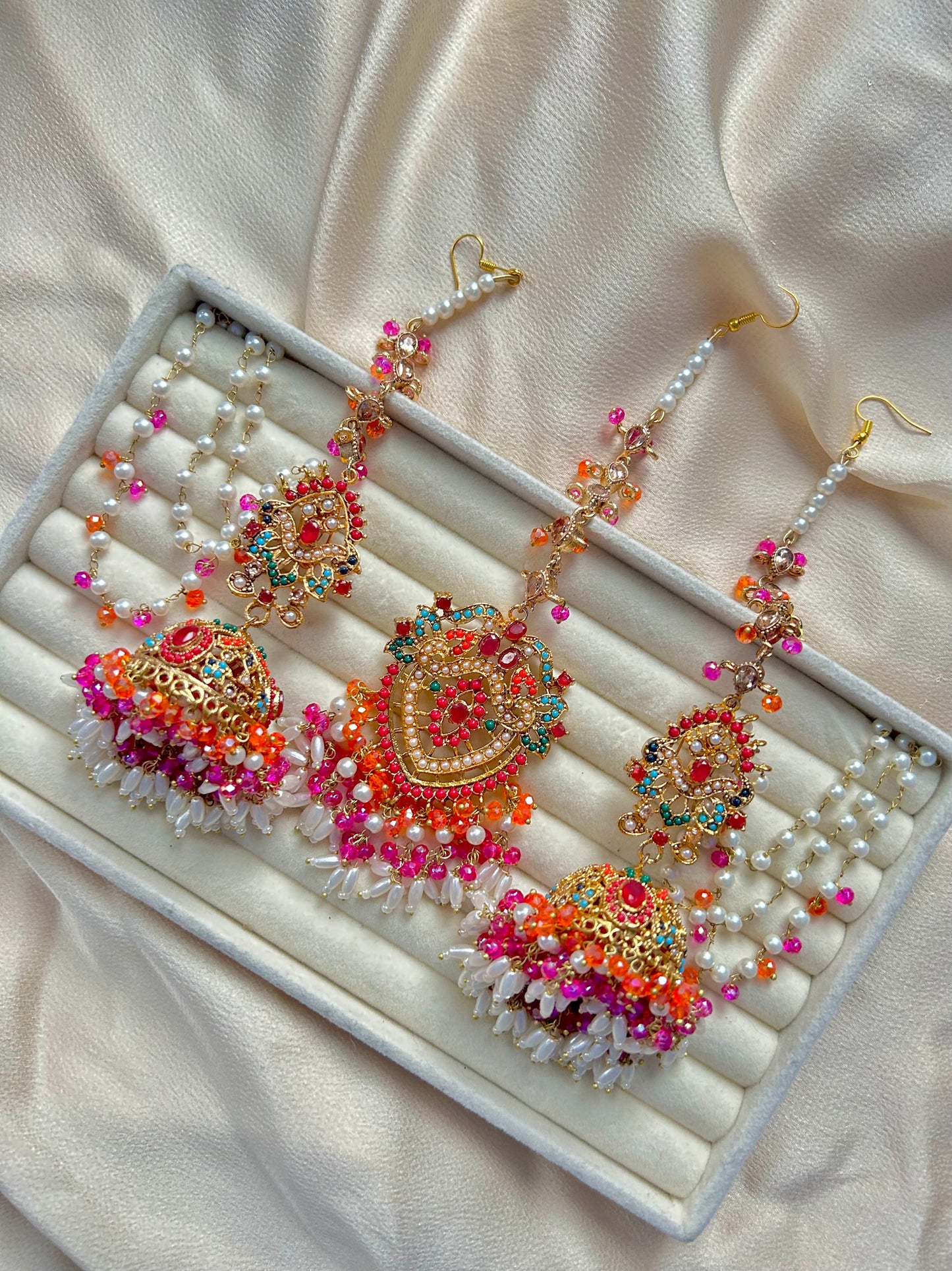 Hadia earring & tikka set ~Fuschia & Orange