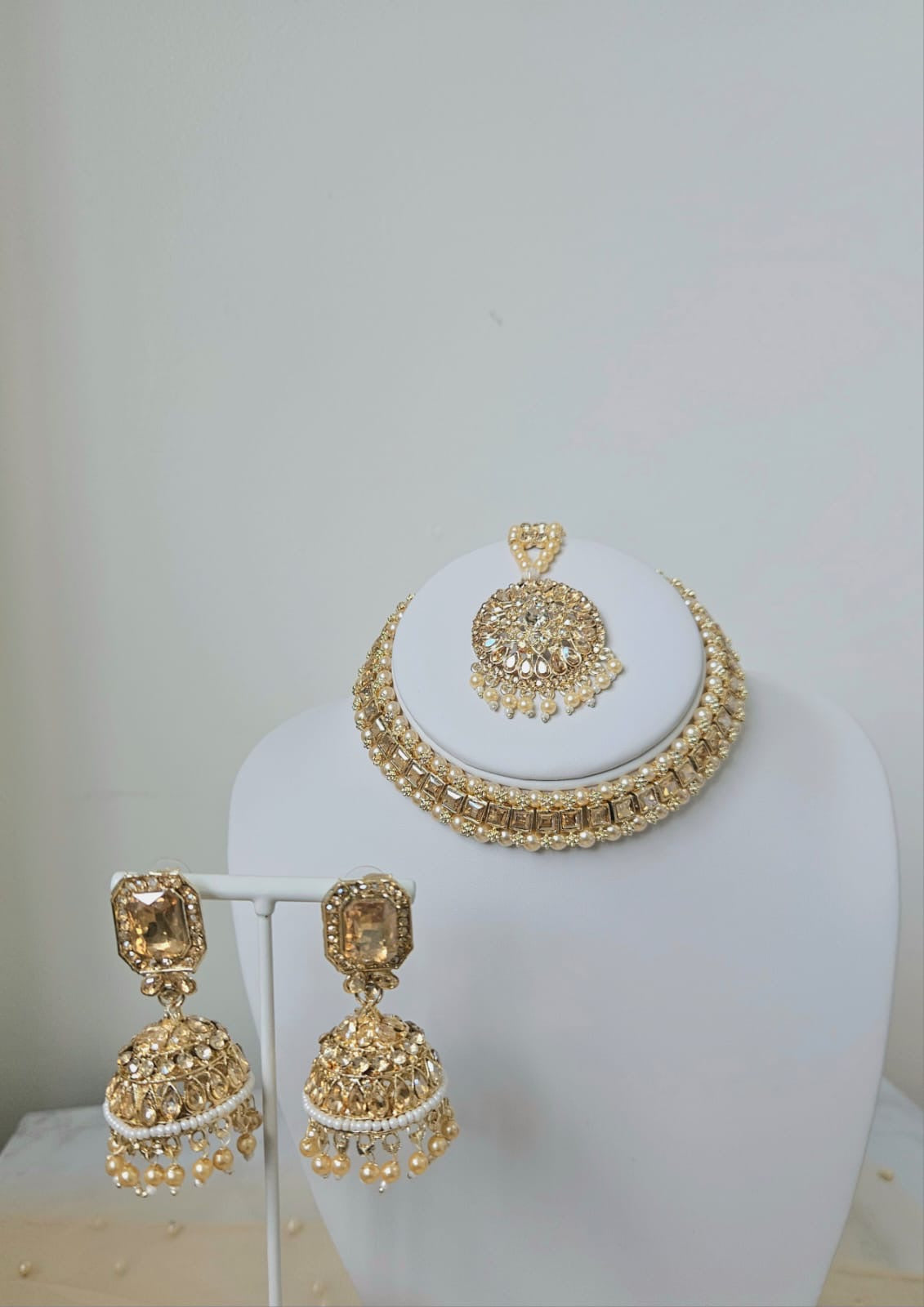 Ambreen set ~ Gold