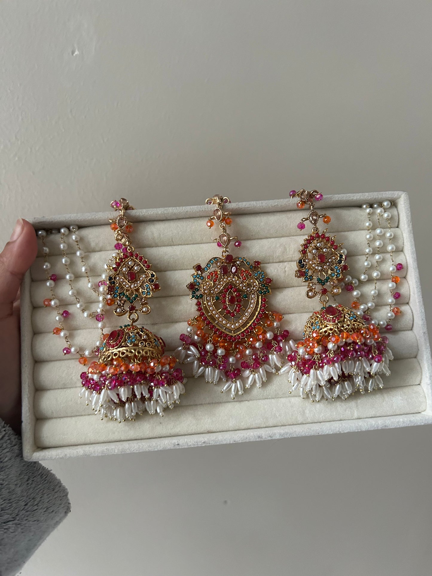 Hadia earring & tikka set ~Fuschia & Orange