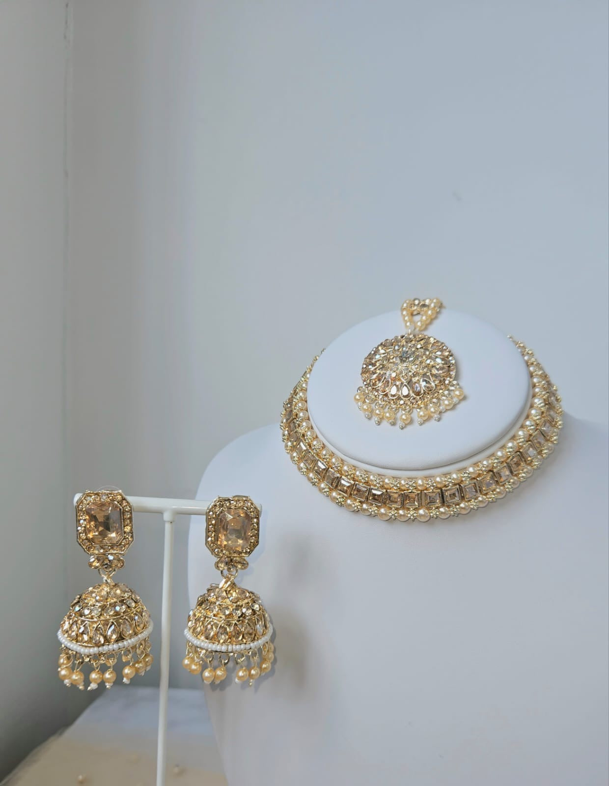 Ambreen set ~ Gold