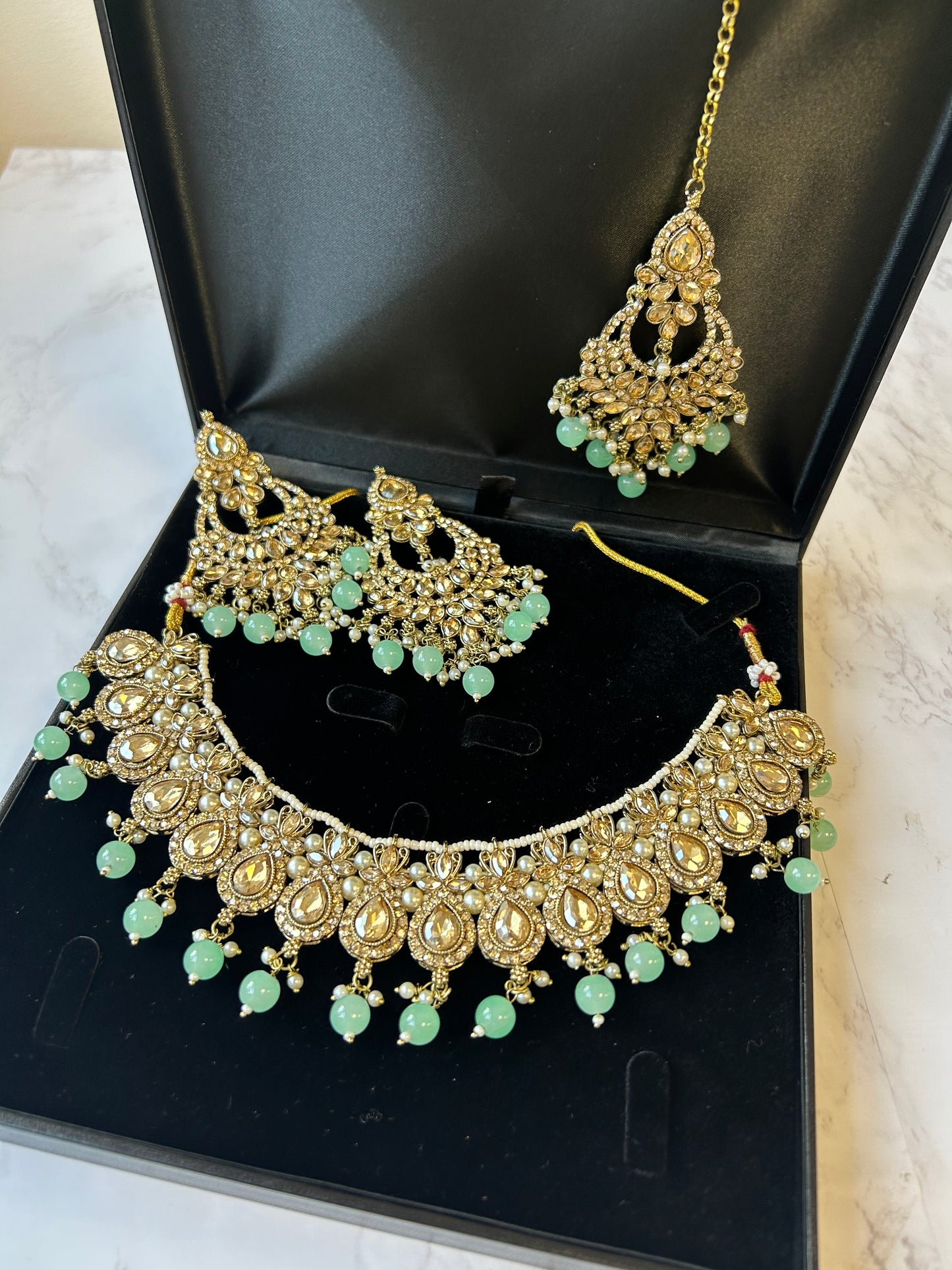 Farah jewellery set~ Mint green