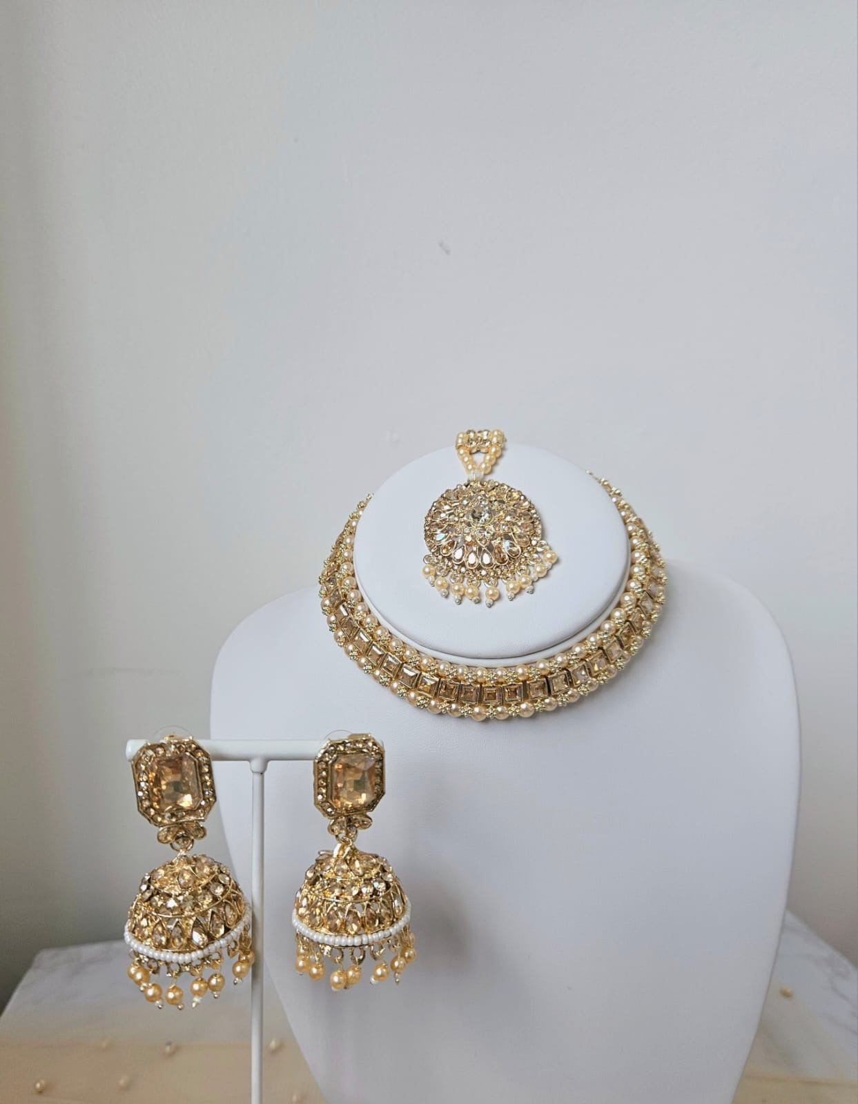 Ambreen set ~ Gold