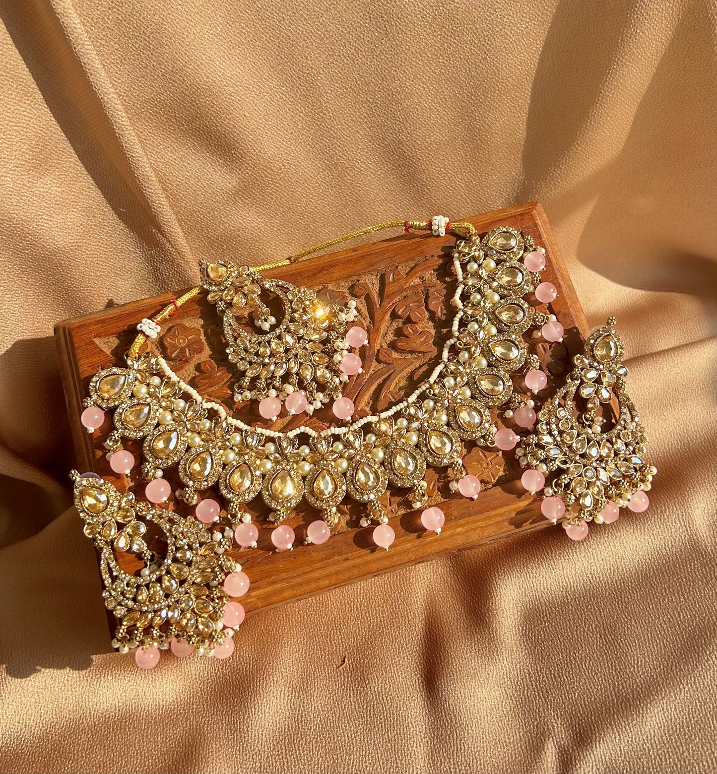 Farah jewellery set~ Pastel pink