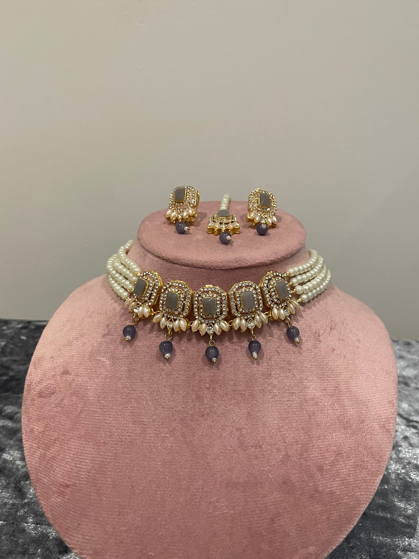 Nusrat jewellery set -pearl grey