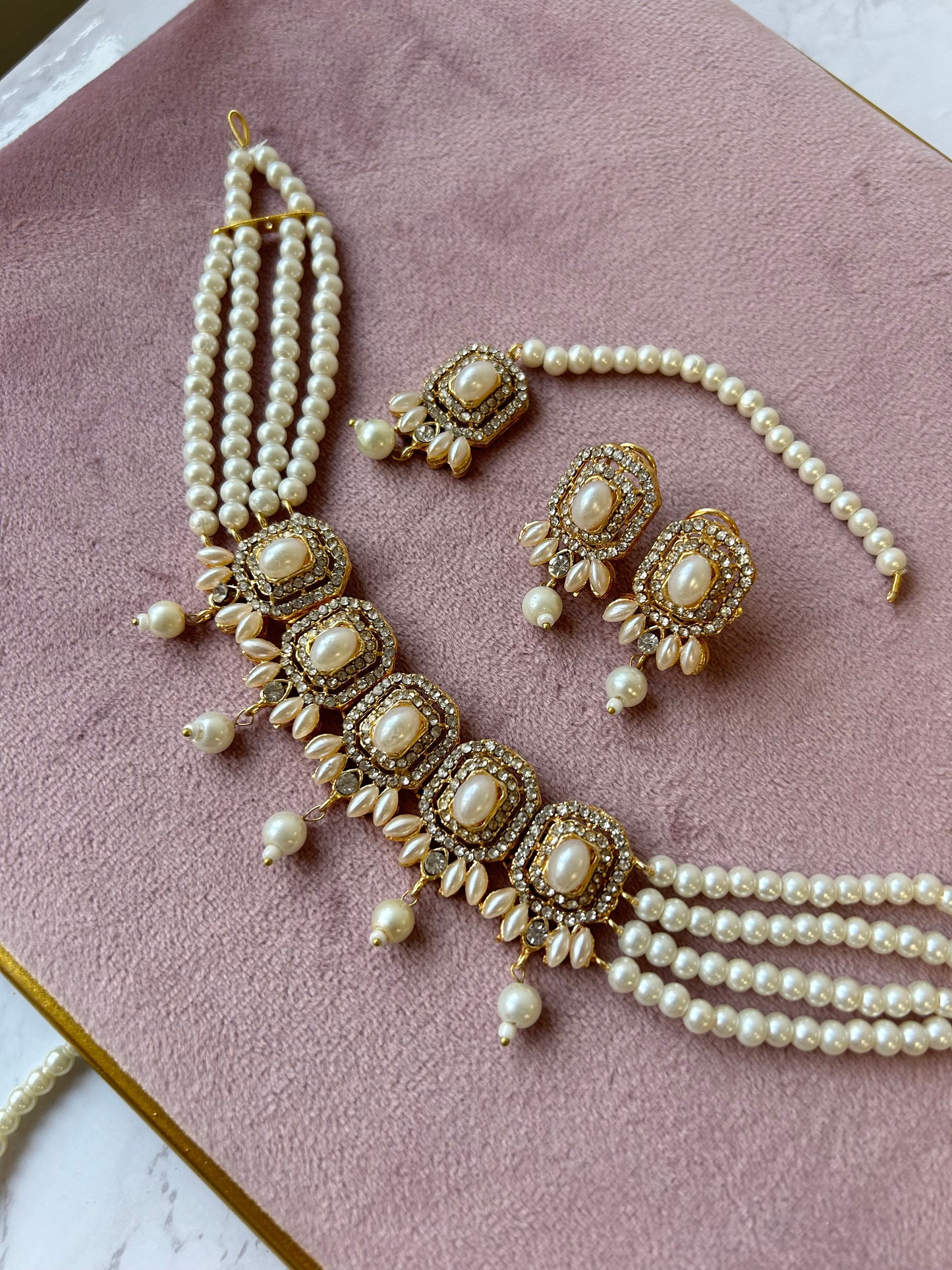 Nusrat jewellery set ~ pearl