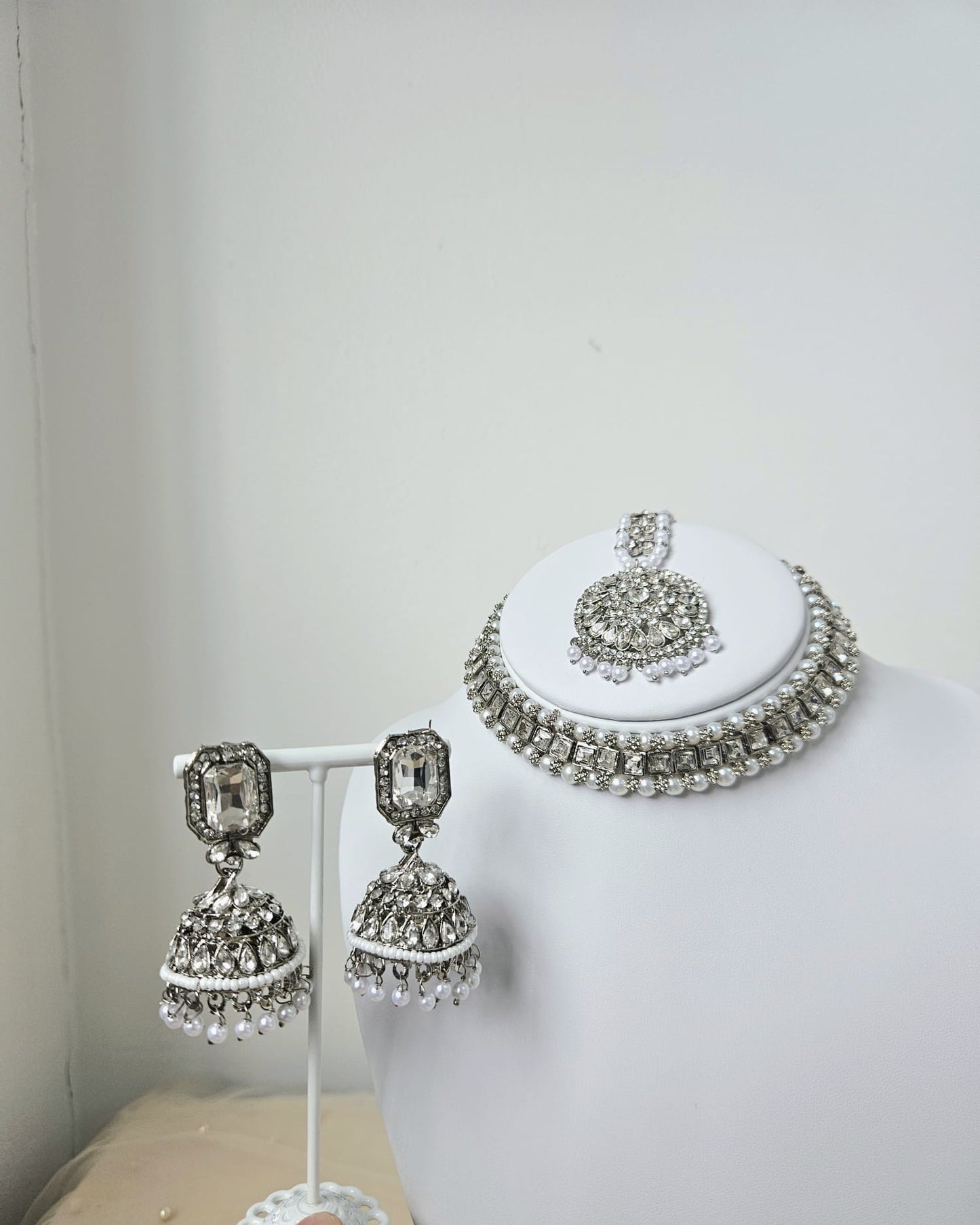 Ambreen set ~ Silver