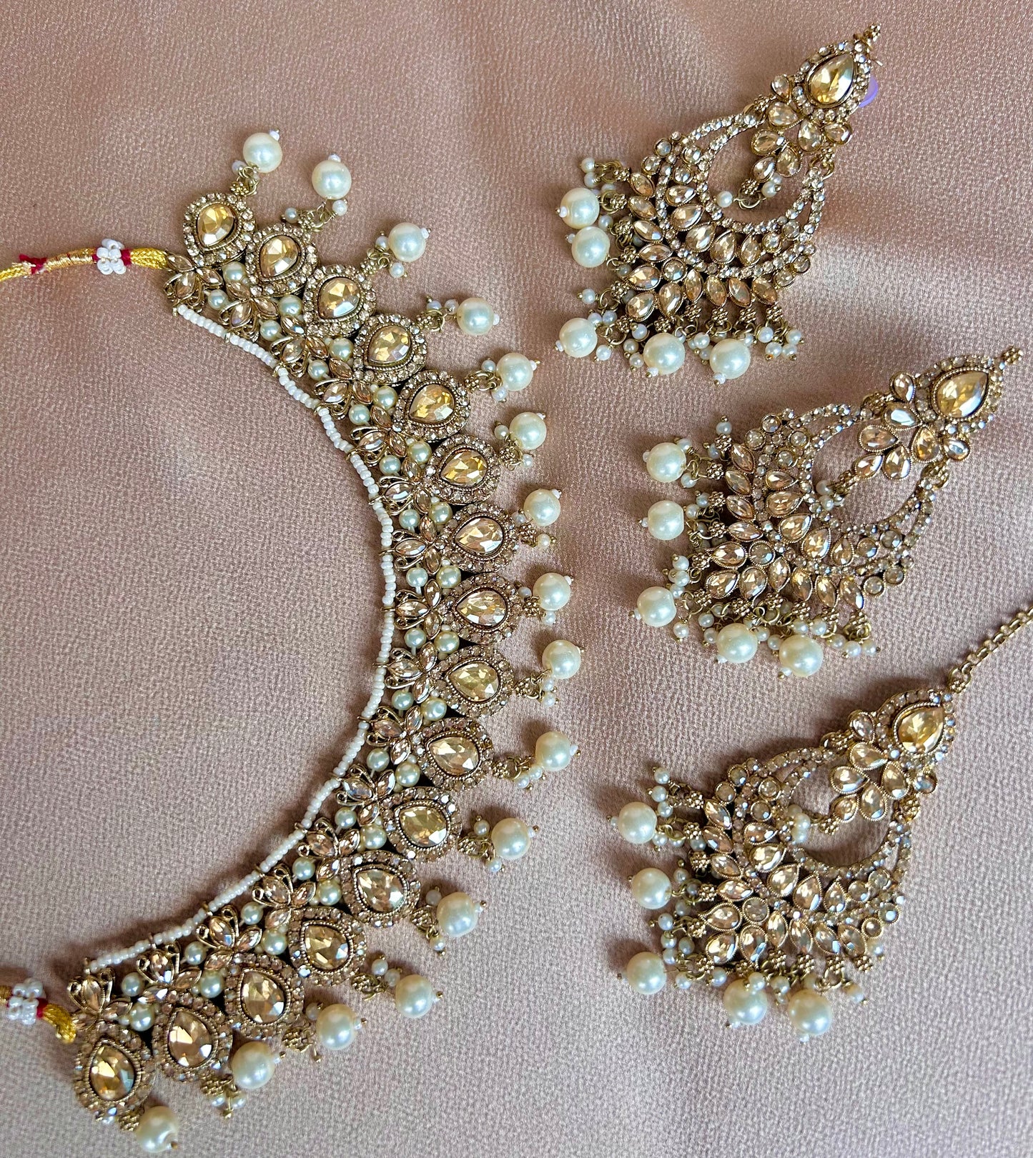 Farah jewellery set~ Pearl