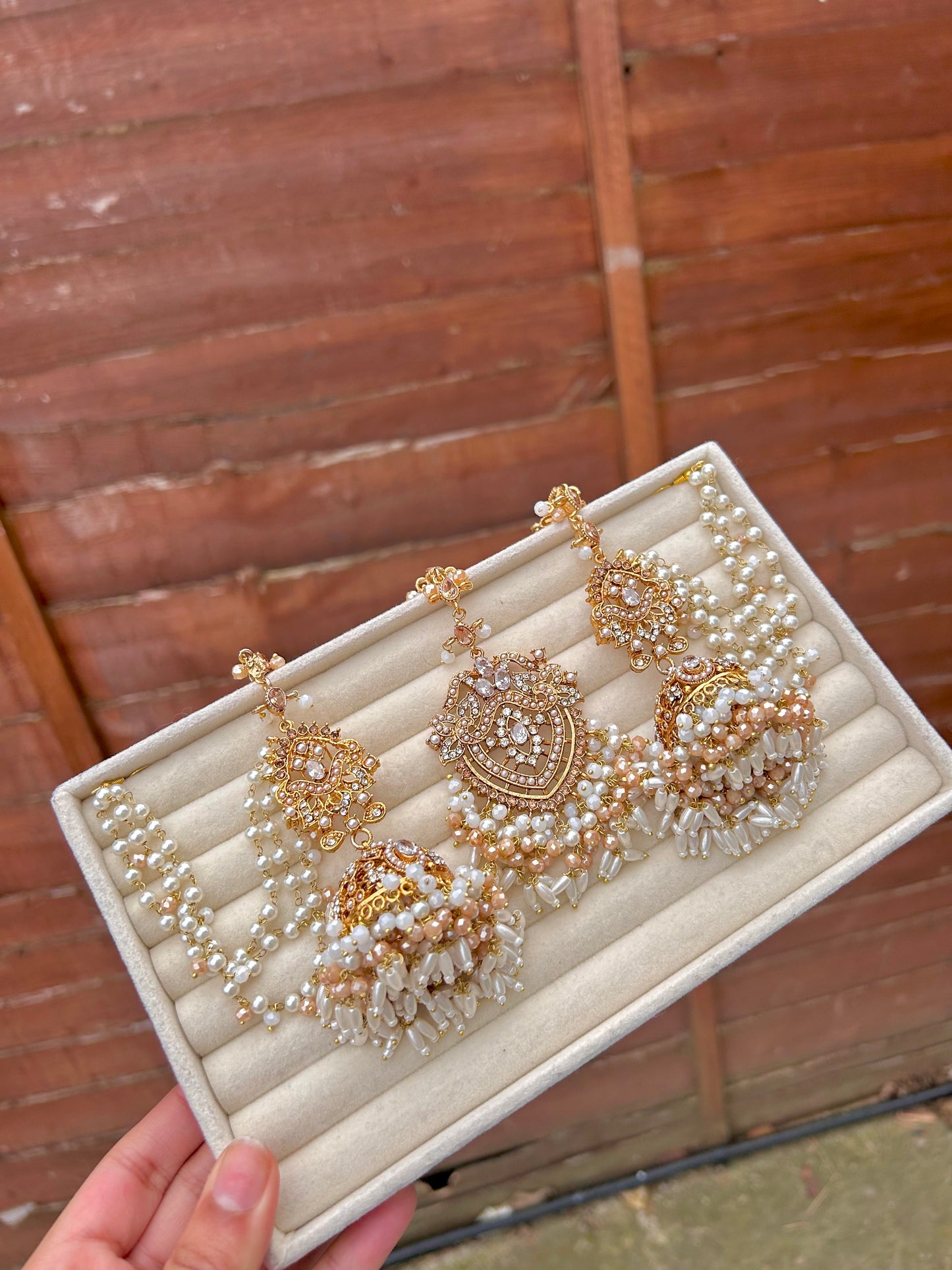 Hadia earring & tikka set ~Pearl&champagne