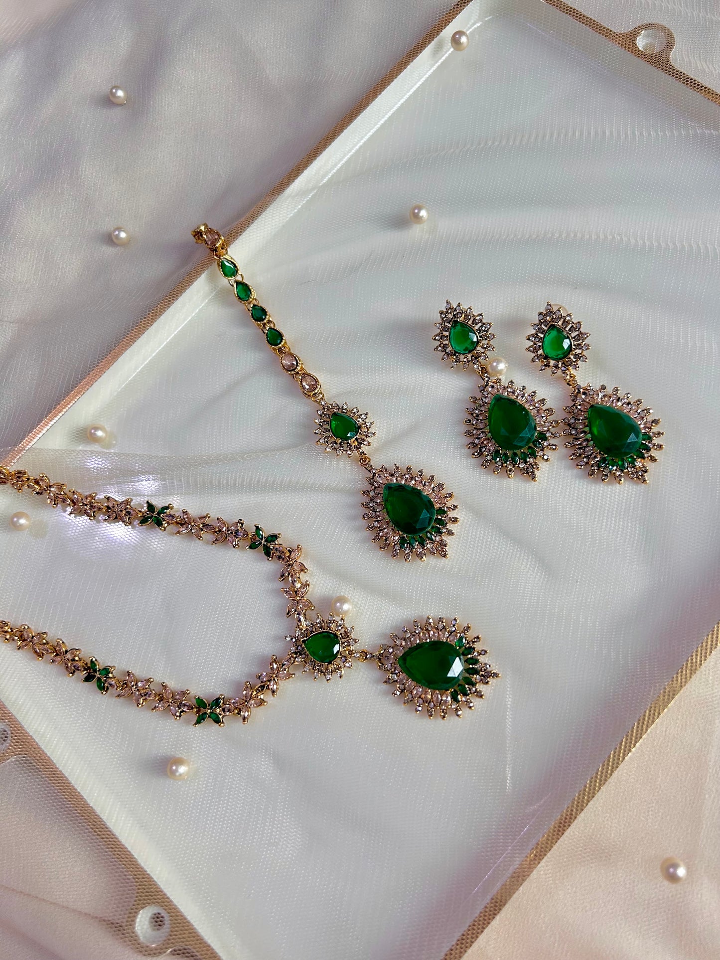 Mahnoor set ~ Emerald