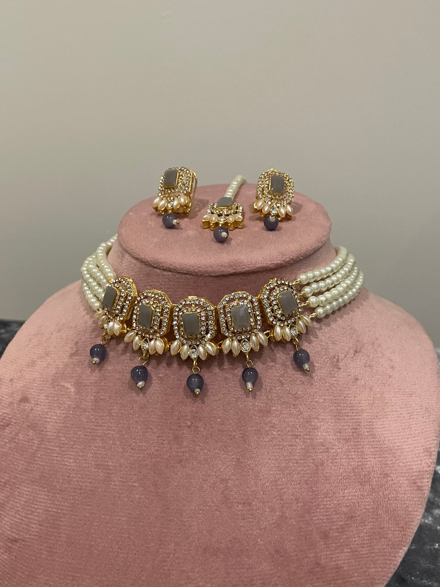 Nusrat jewellery set -pearl grey