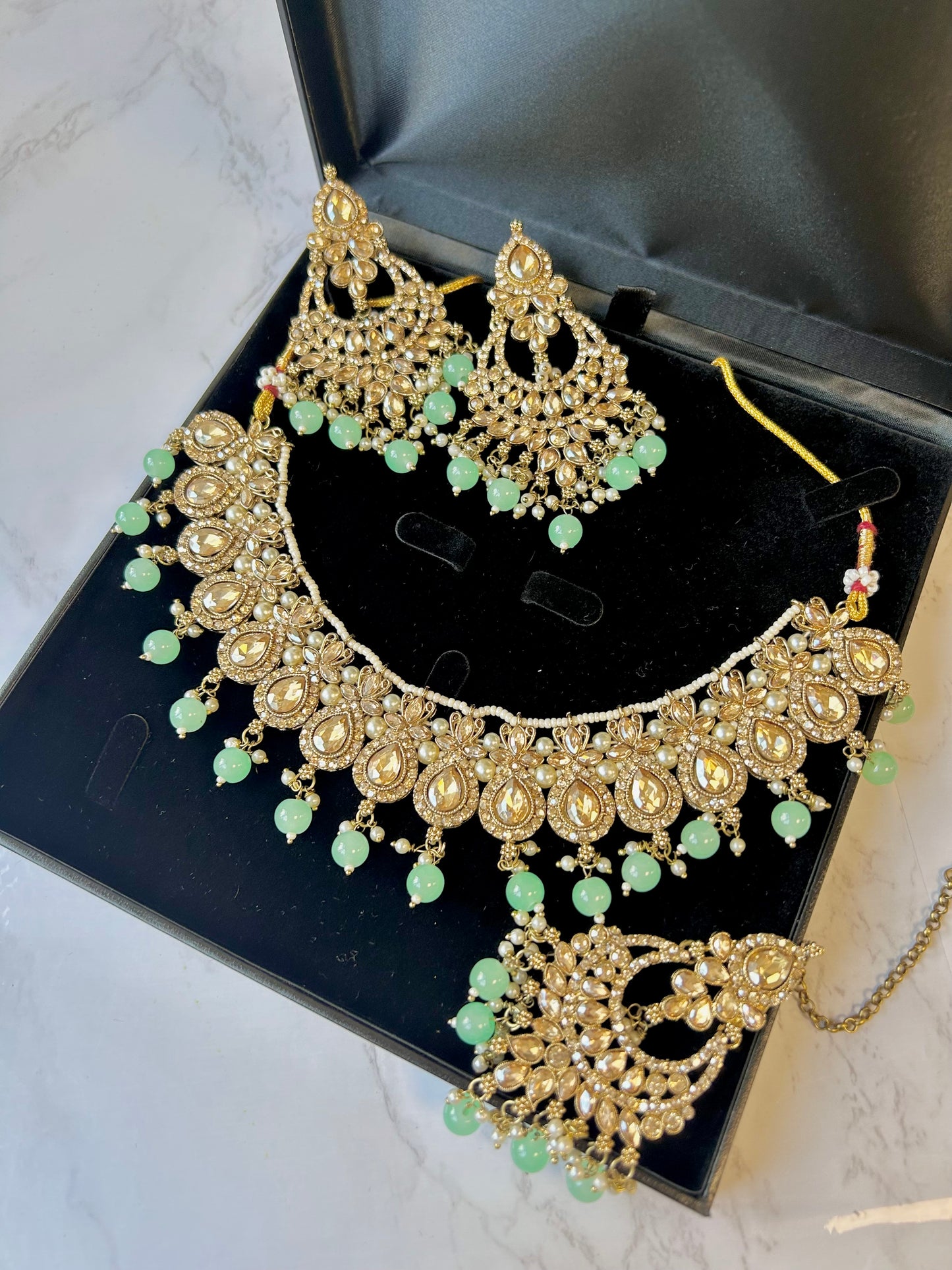 Farah jewellery set~ Mint green