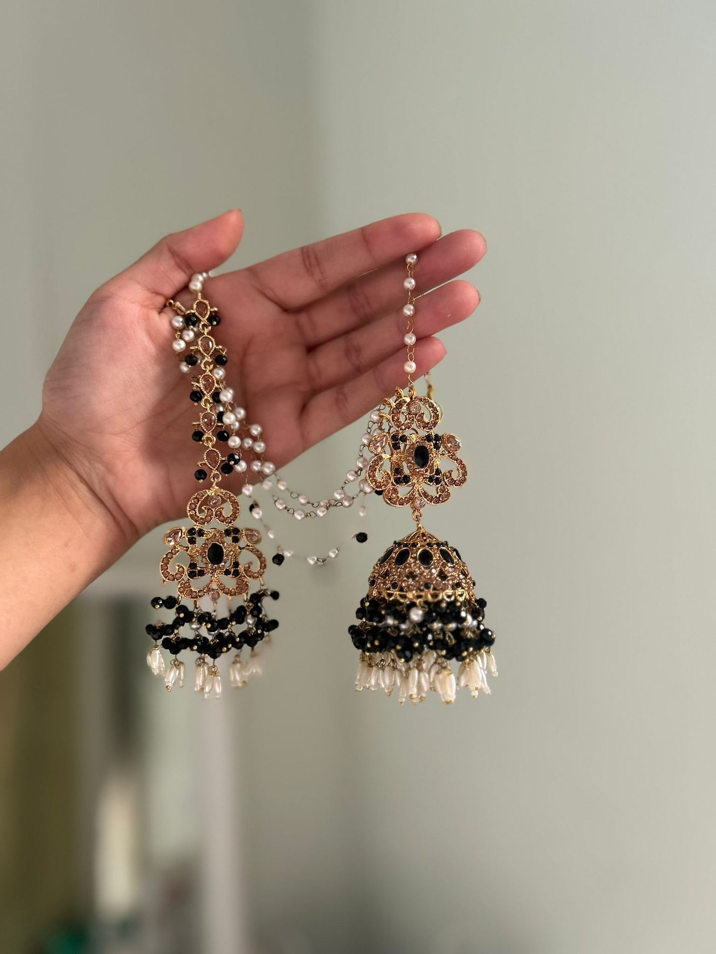 Amna earring & tikka set ~ Black