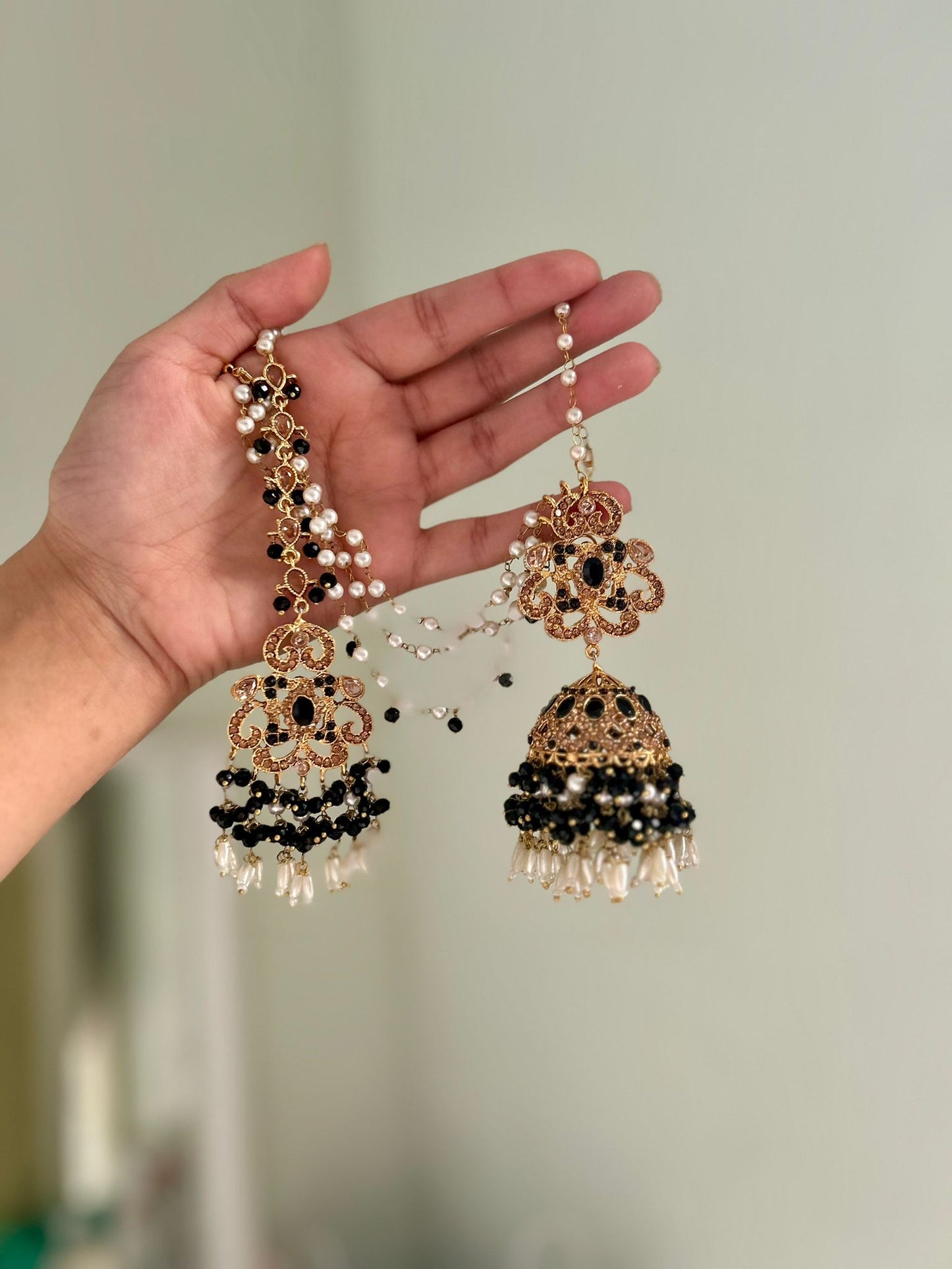 Amna earring & tikka set ~ Black