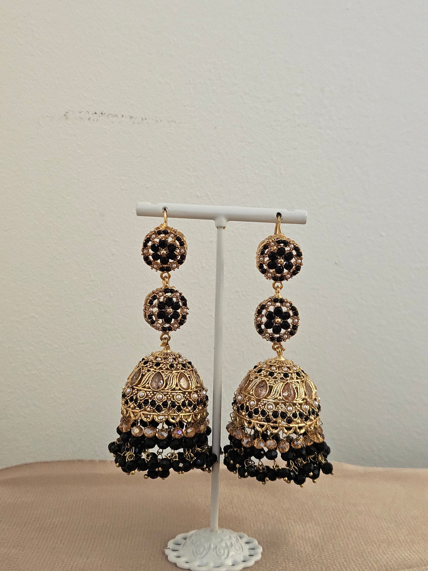 Nafeesa earrings ~ Black