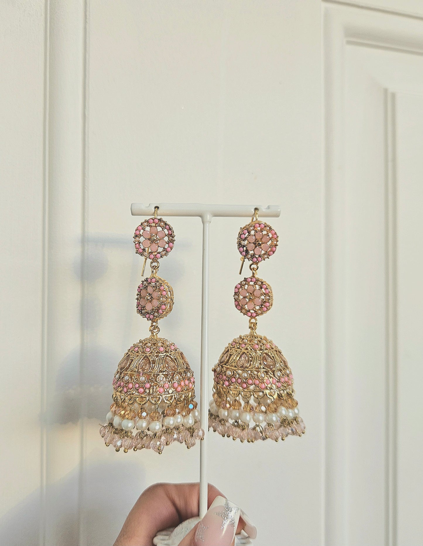 Nafeesa earrings ~ Pink