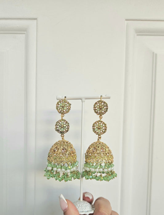 Nafeesa earrings ~ Light Green